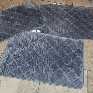 Gray Textured Bath Mats Set